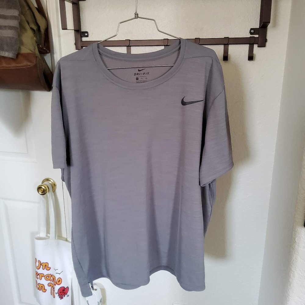 Nike Dri-Fit Grey XXL Gym Shirt